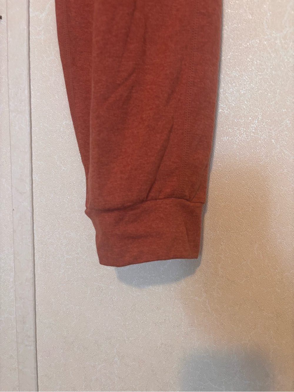 Vuori Performance joggers | Coral | EUC | Med - Picture 4 of 7